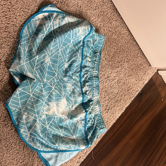 Champion women medium shorts - Picture 2 of 3